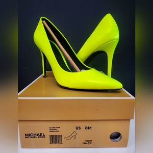 Michael Kors Claire Pump